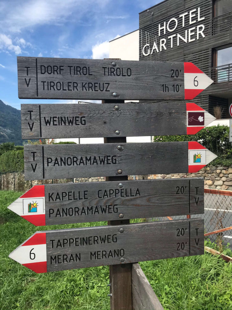 Wanderschild Dorf Tirol