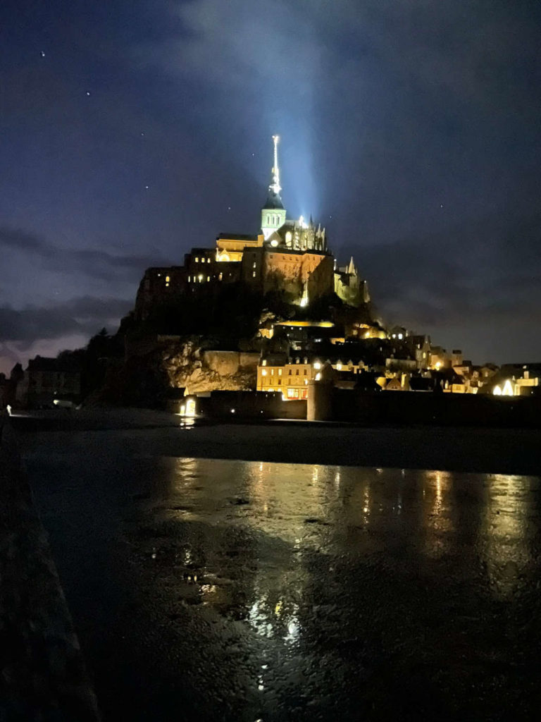Le Mont Saint Michel Abends