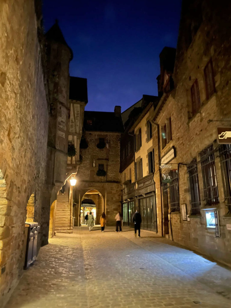Le Mont Saint Michel Gassen Abends